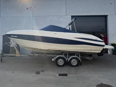 Maxum 2400SC