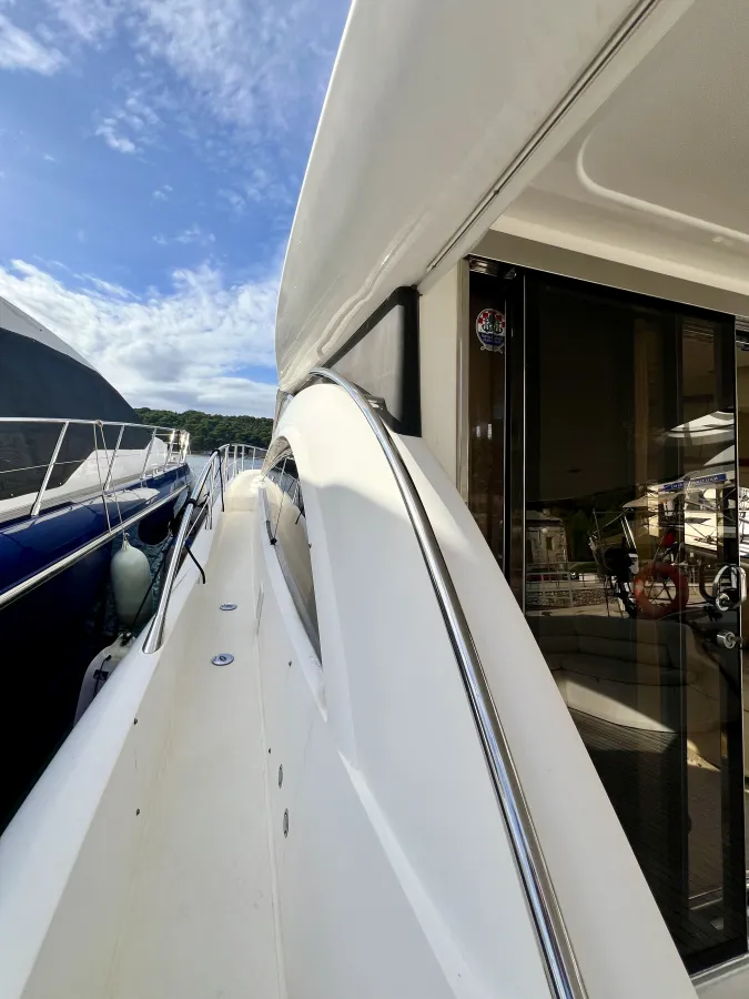 Verbundwerkstoff Motorboot Sunseeker Manhattan 56