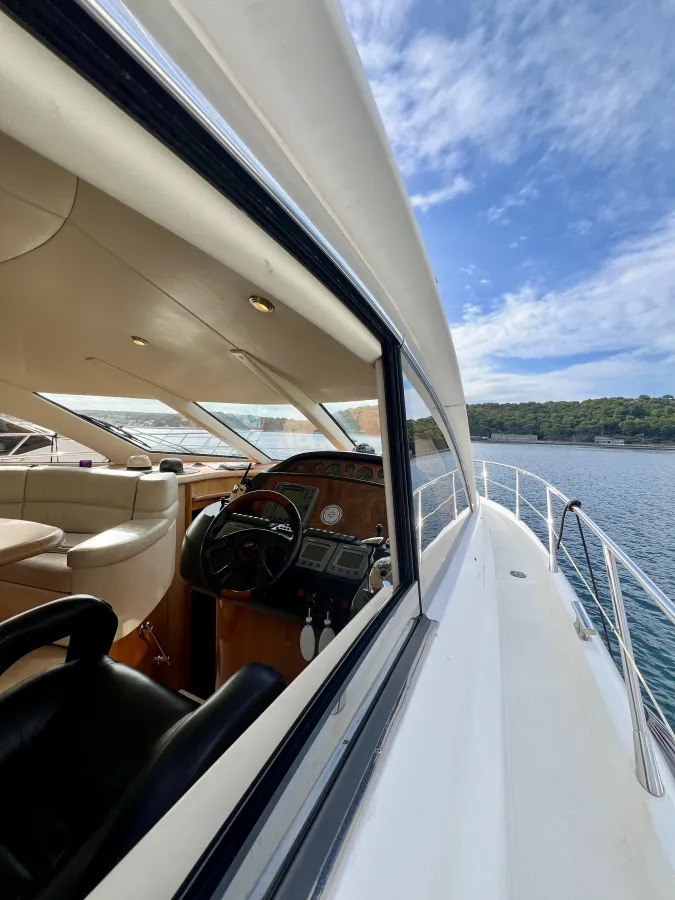 Verbundwerkstoff Motorboot Sunseeker Manhattan 56