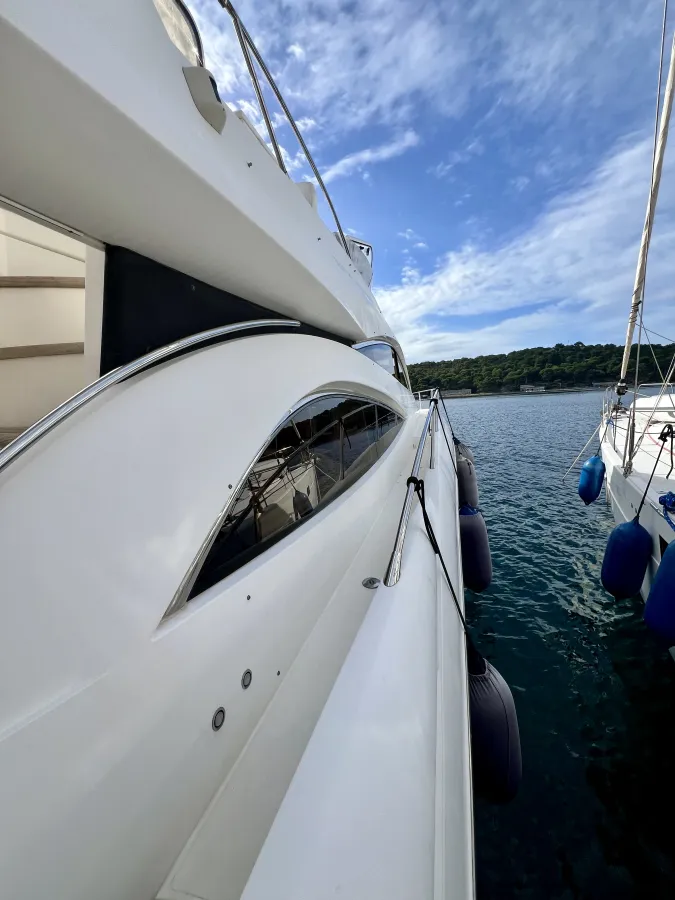 Verbundwerkstoff Motorboot Sunseeker Manhattan 56