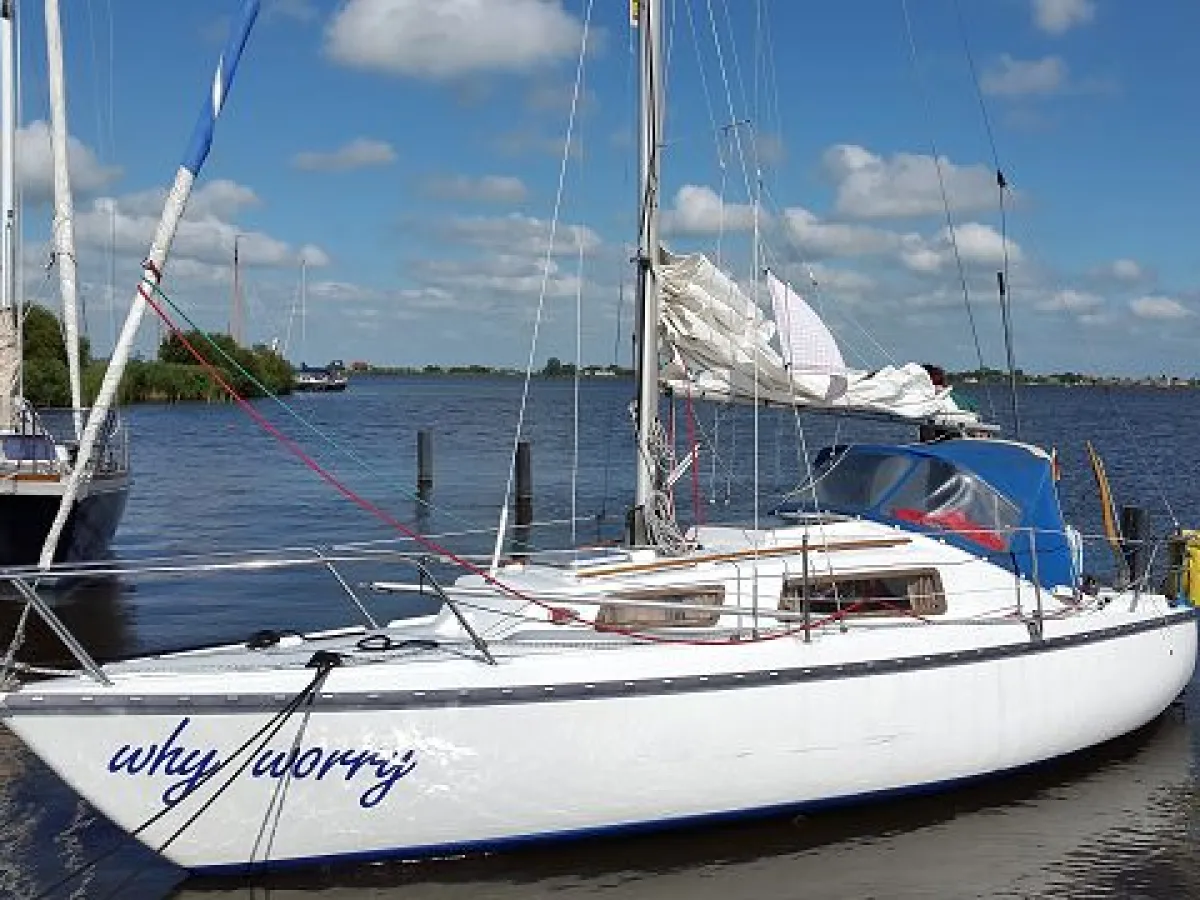 Polyester Sailboat Daimio 24