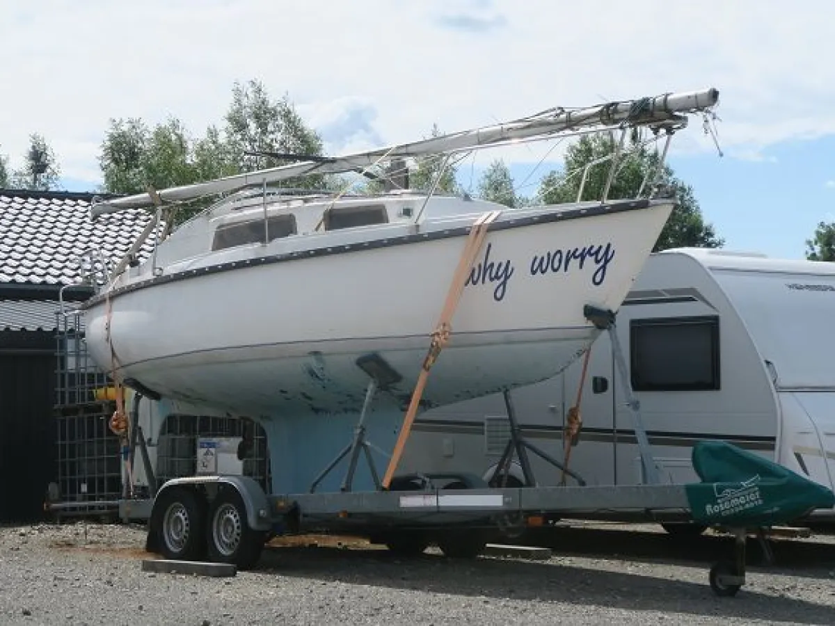 Polyester Sailboat Daimio 24