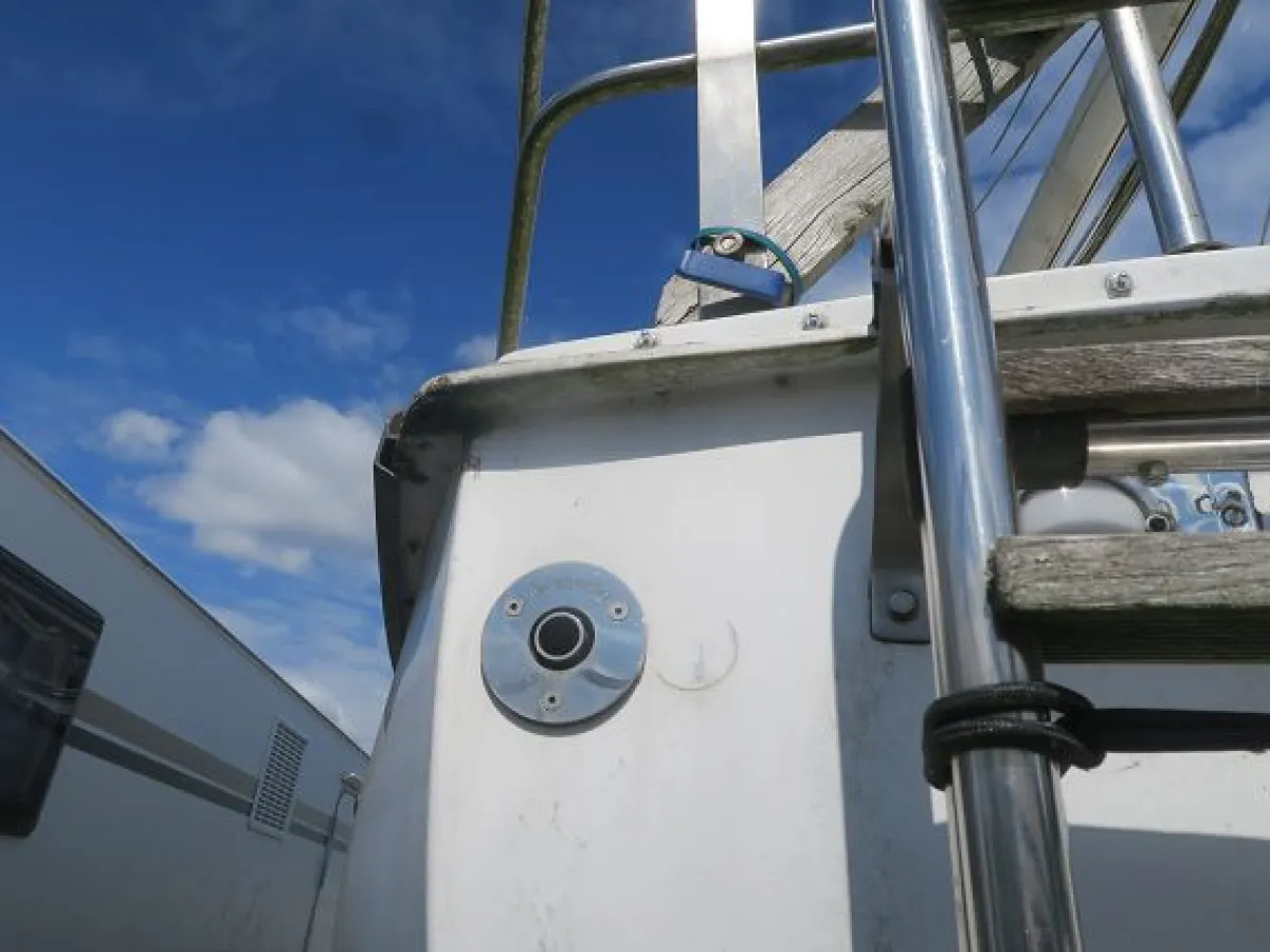 Polyester Sailboat Daimio 24