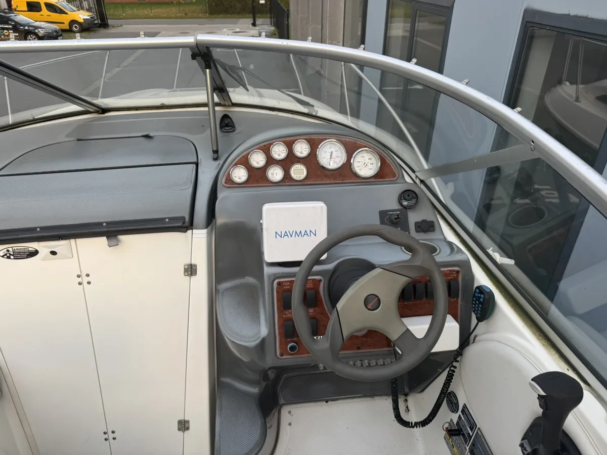 Polyester Speedboat Bayliner 245