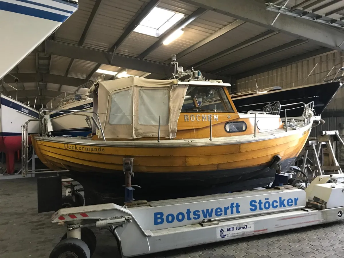 Bois Bateau à moteur Motorboat 640