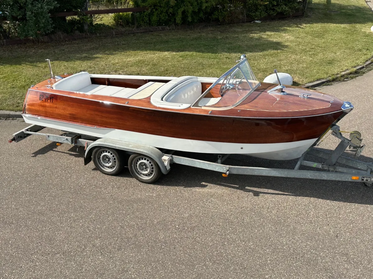 Wood Speedboat Rio Bonito