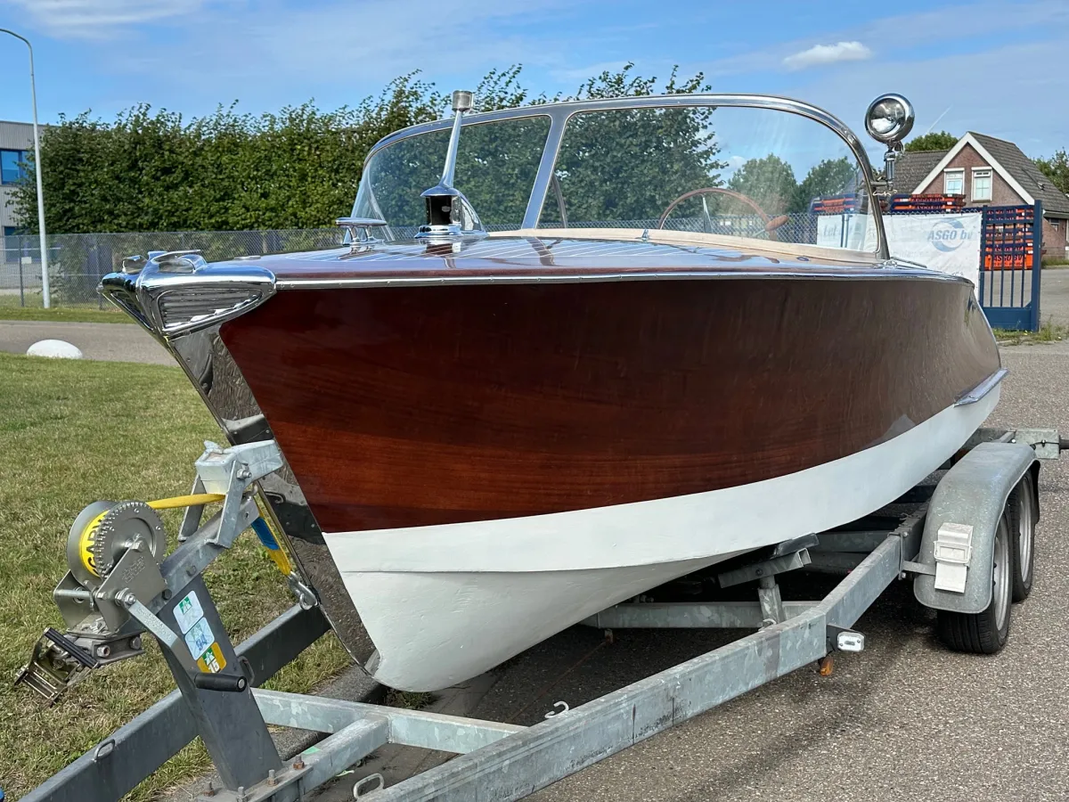 Wood Speedboat Rio Bonito