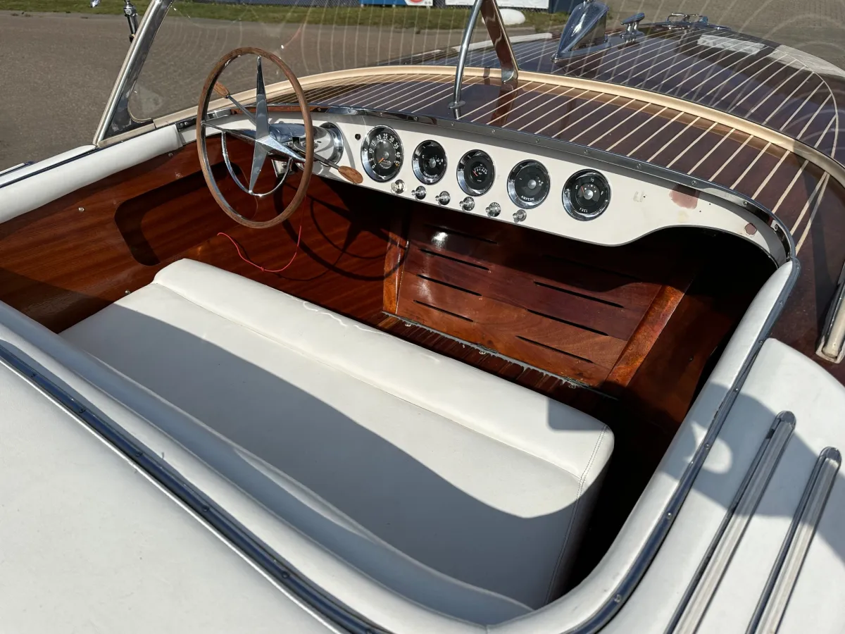 Wood Speedboat Rio Bonito