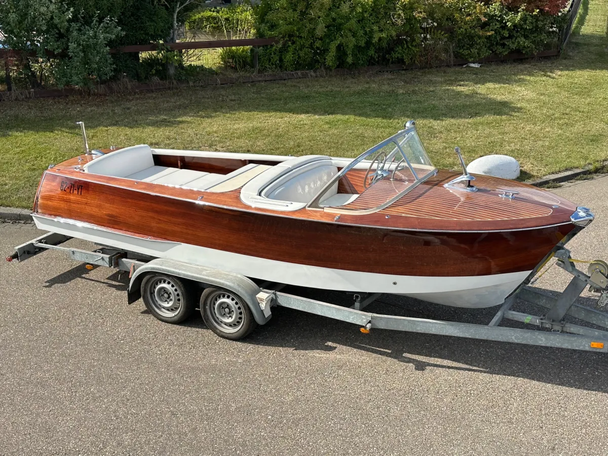 Wood Speedboat Rio Bonito