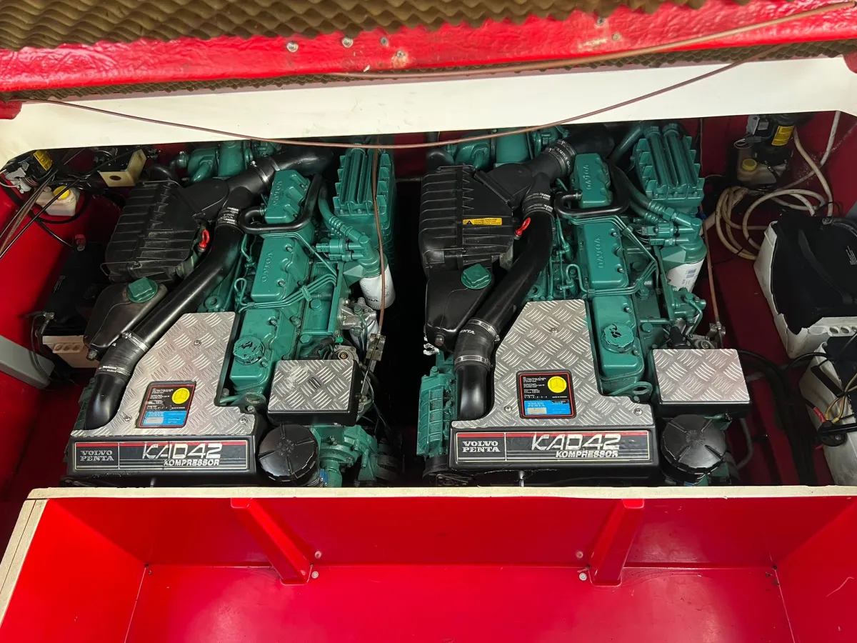 Polyester Speedboot Sunseeker Tomahawk 37