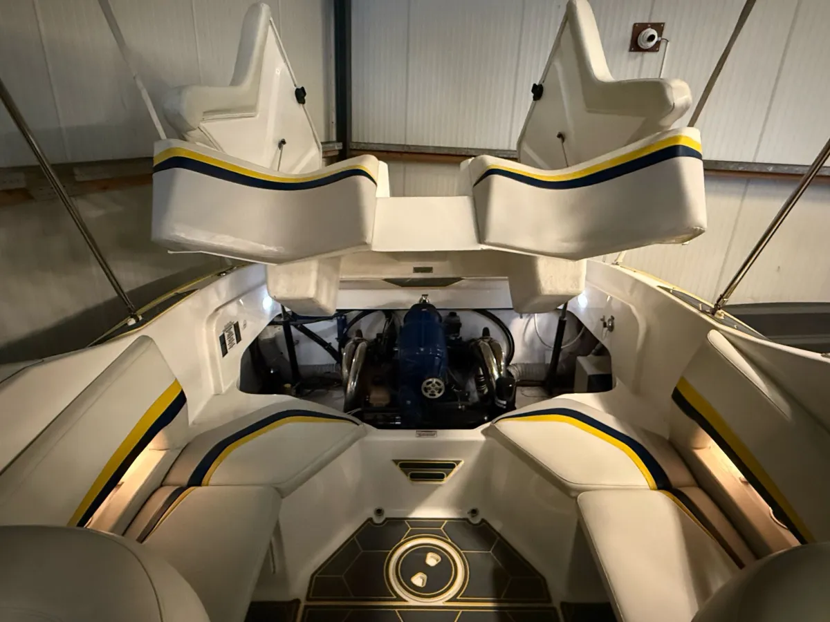 Polyester Speedboot Baja 277 Islander