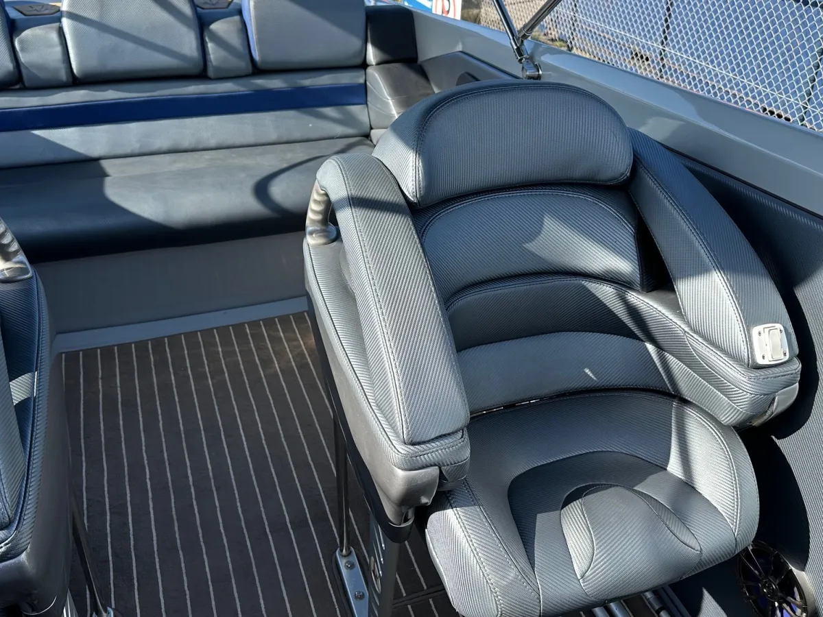 Polyester Speedboot Baja 40 Outlaw