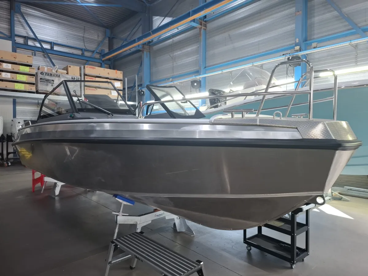 Aluminium Motorboat Buster Magnum