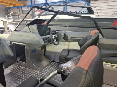 Aluminium Motorboat Buster Magnum Photo 9