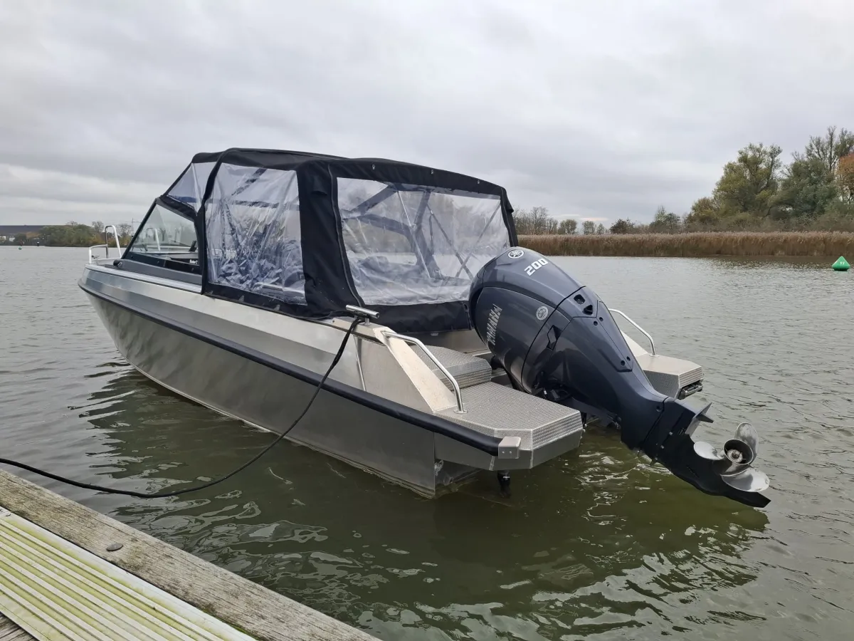 Aluminium Motorboat Buster Magnum