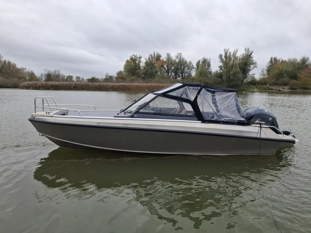 Aluminium Motorboat Buster Magnum