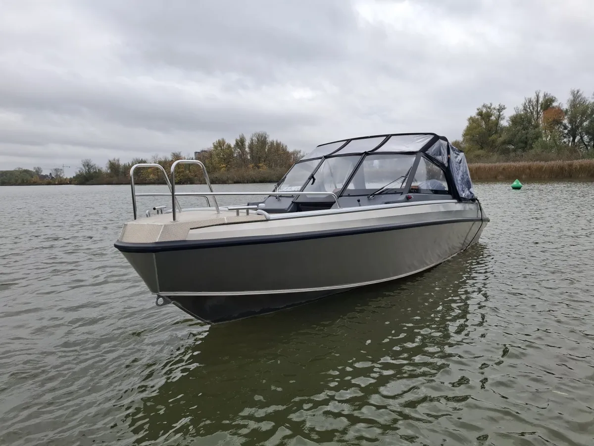 Aluminium Motorboat Buster Magnum