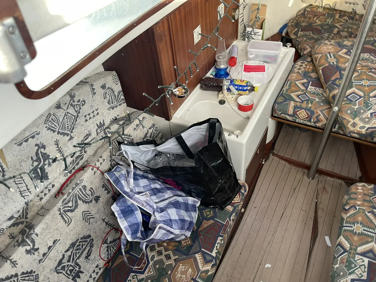 Polyester Budgetboat Cabin sailboat 600