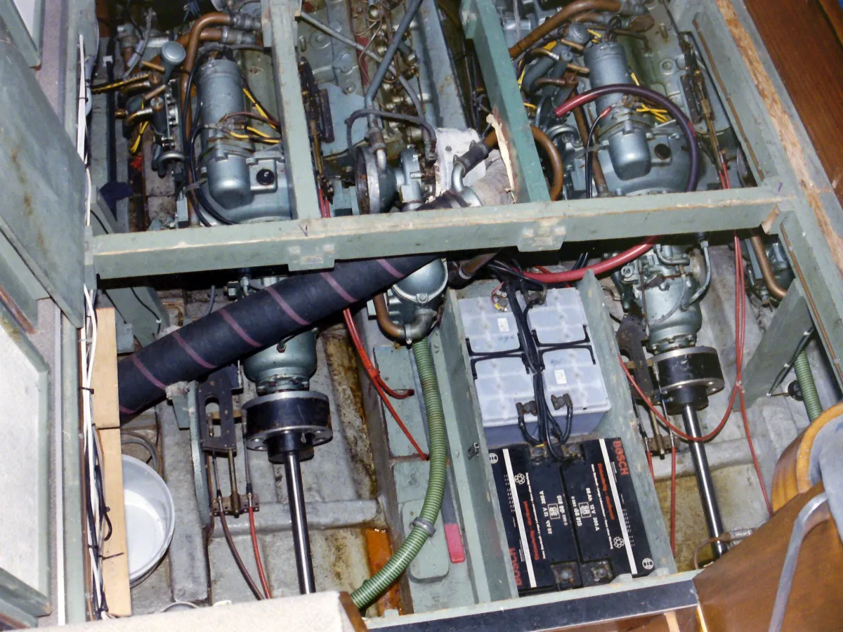 Polyester Motorboat Broom 39 Continental