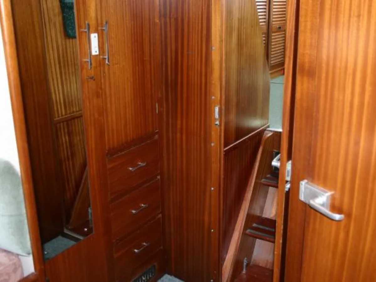 Polyester Motorboat Broom 39 Continental