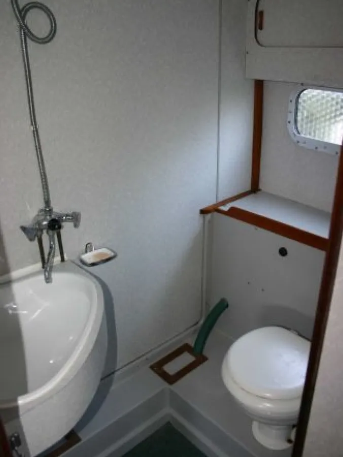 Polyester Motorboat Broom 39 Continental