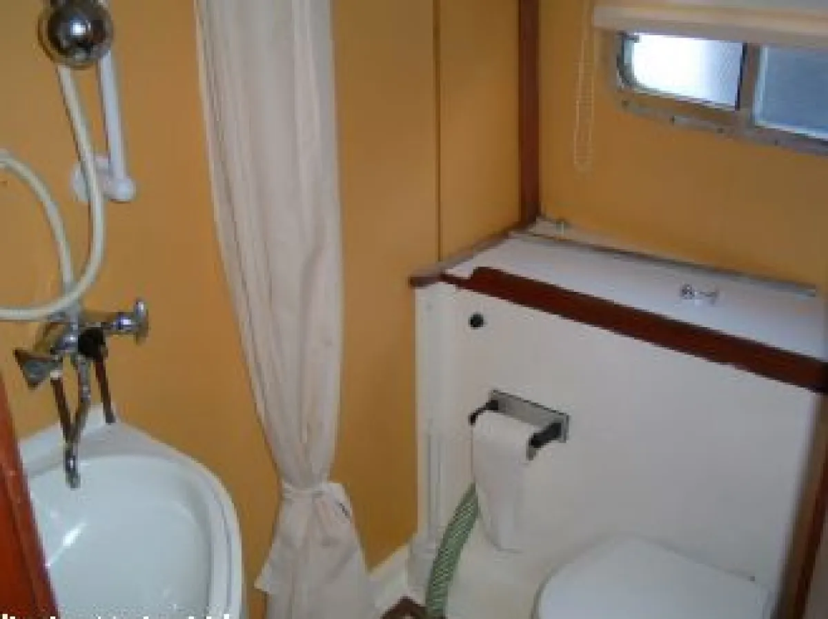 Polyester Motorboat Broom 39 Continental