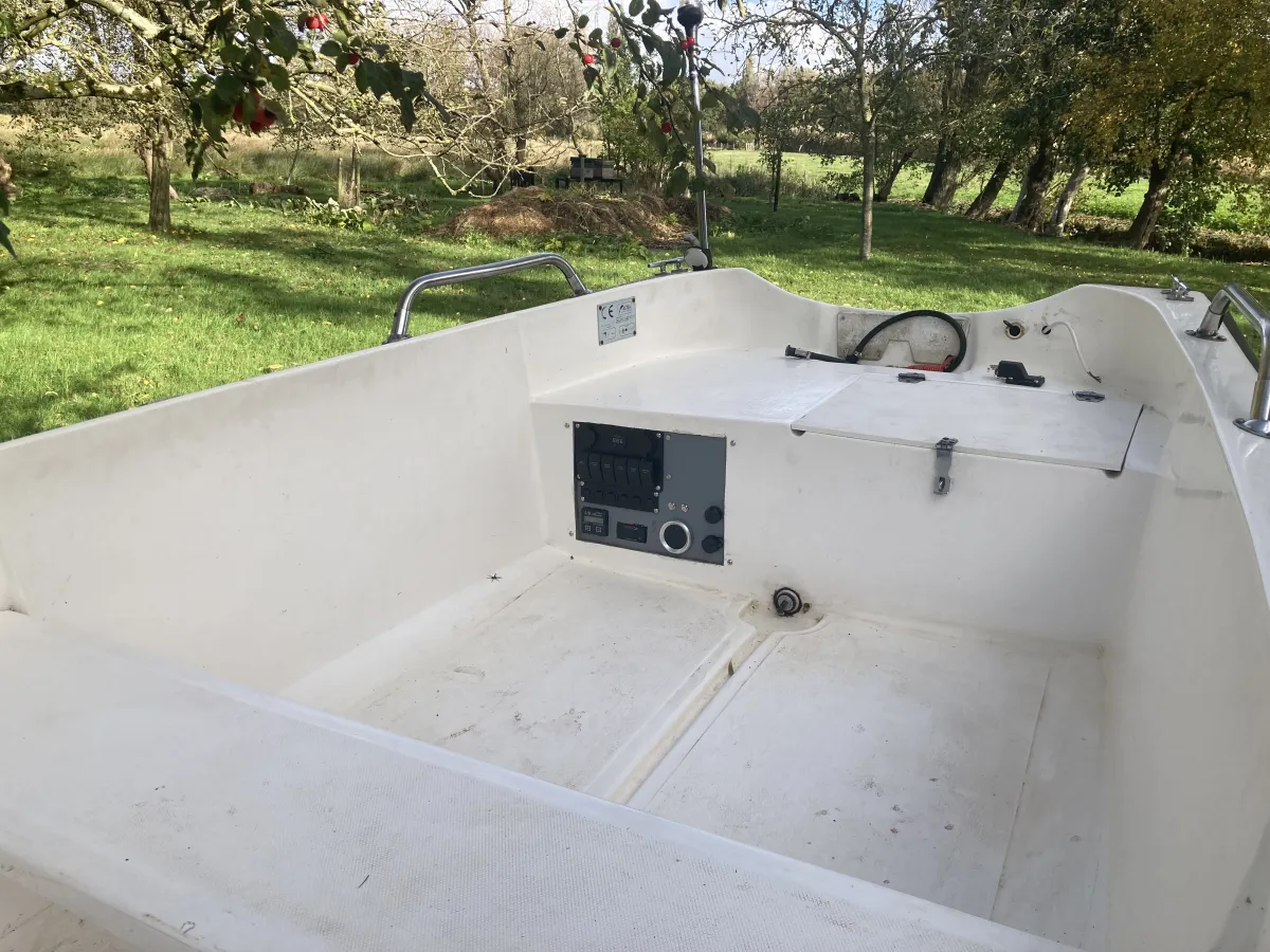 Polyester Open motorboot Astra 130