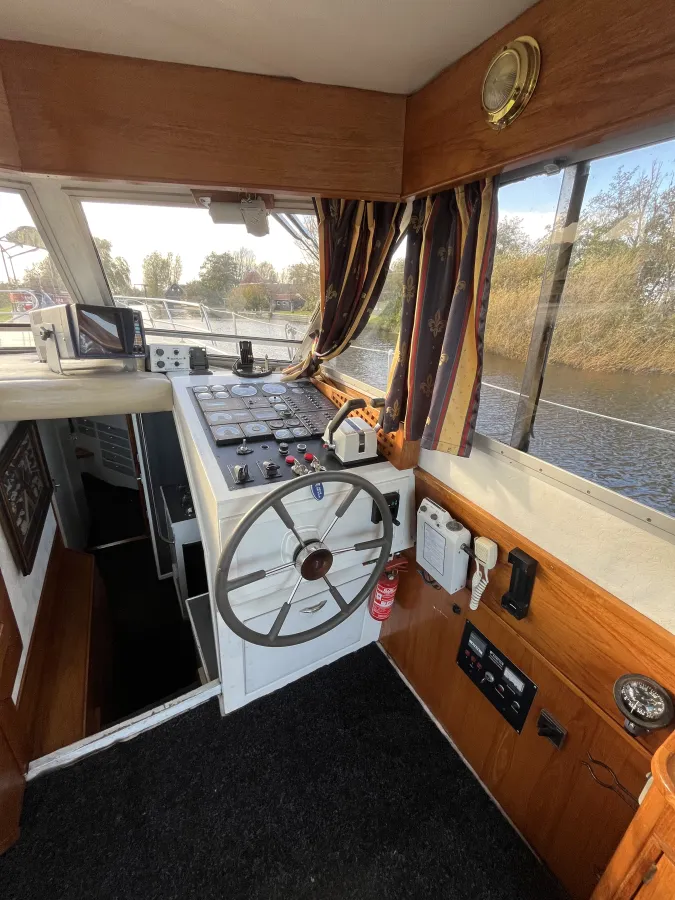 Polyester Motorboot Princess 37