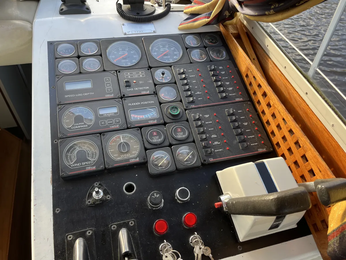 Polyester Motorboot Princess 37