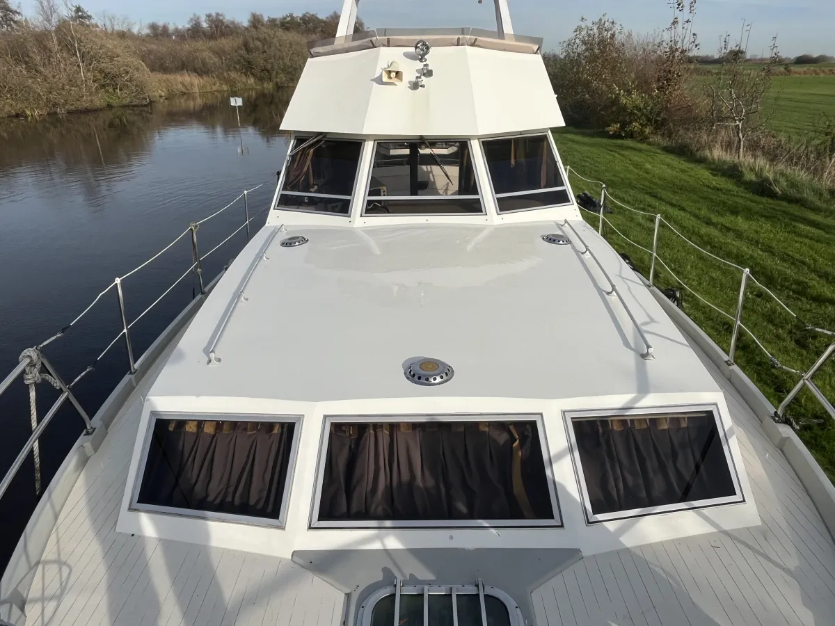 Polyester Motorboot Princess 37