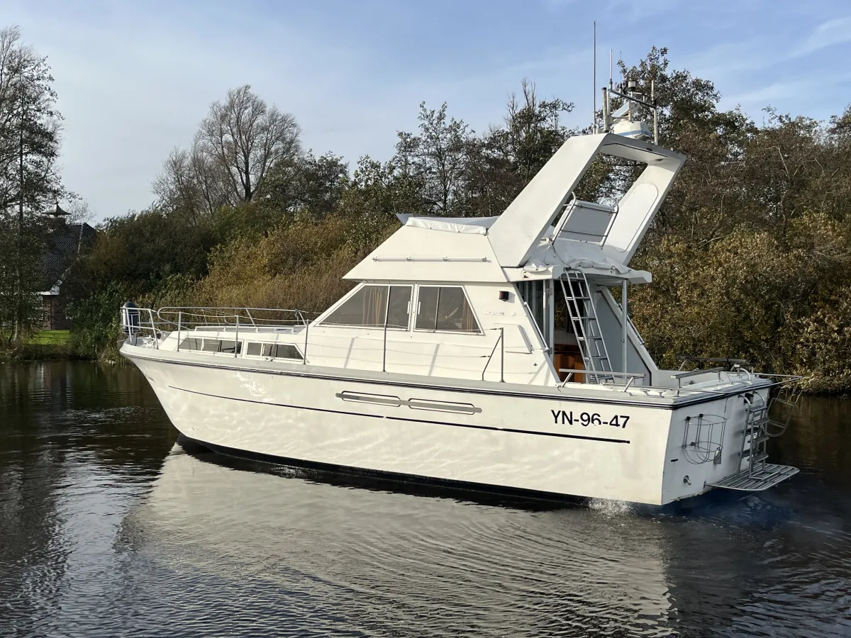 Polyester Motorboot Princess 37