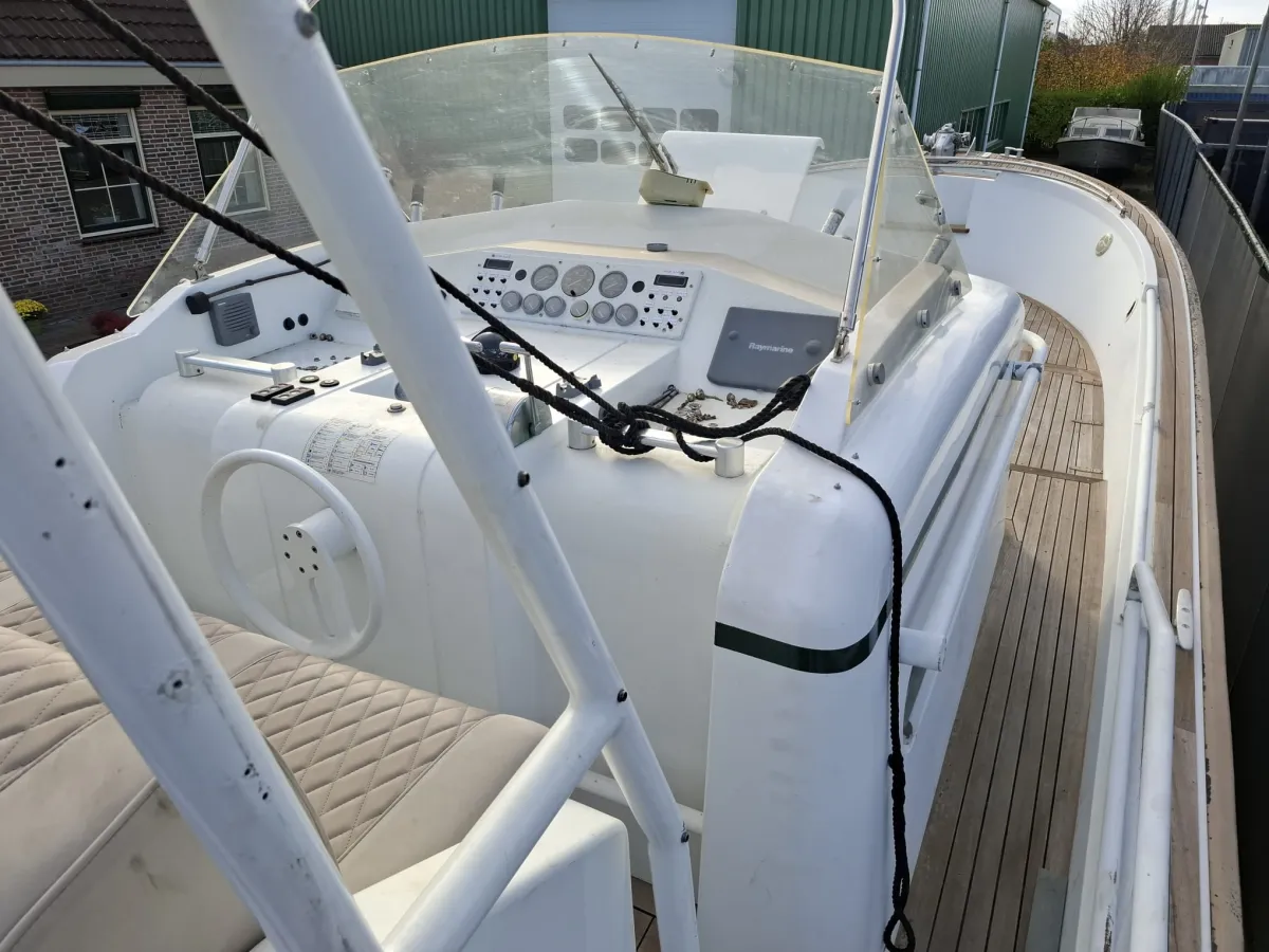 Polyester Motorboot Tecnoyacht Puma 2