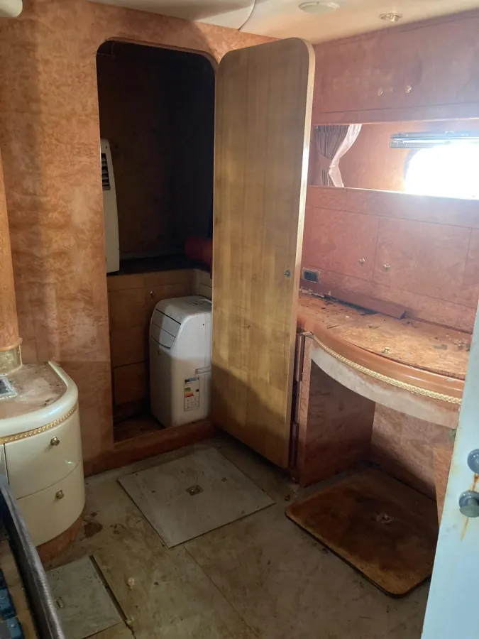 Polyester Motorboat Horizon Elegance 92 Dynasty