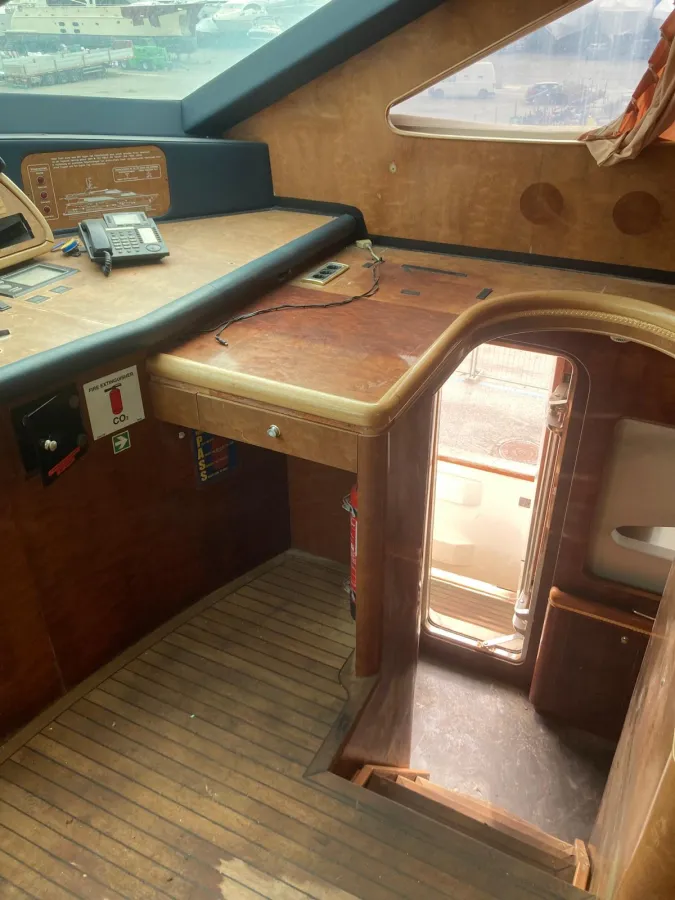 Polyester Motorboat Horizon Elegance 92 Dynasty