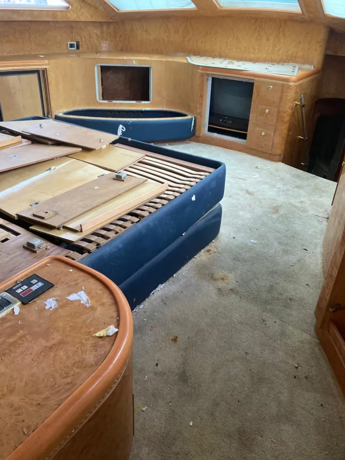Polyester Motorboat Horizon Elegance 92 Dynasty