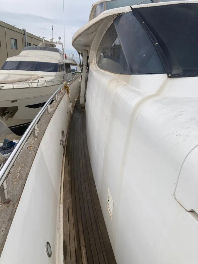 Polyester Motorboat Horizon Elegance 92 Dynasty