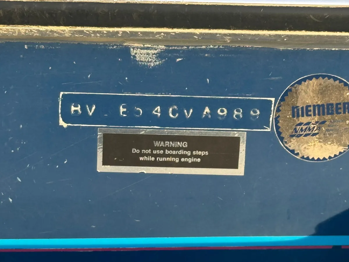 Polyester Speedboat Bayliner Capri 1500