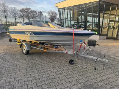 Polyester Speedboat Bayliner Capri 1500 Photo 16