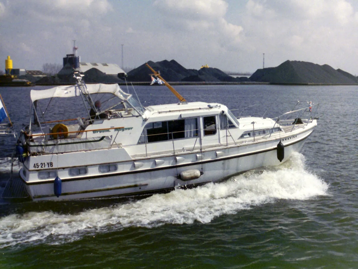 Polyester Motorboat Broom 39 Continental