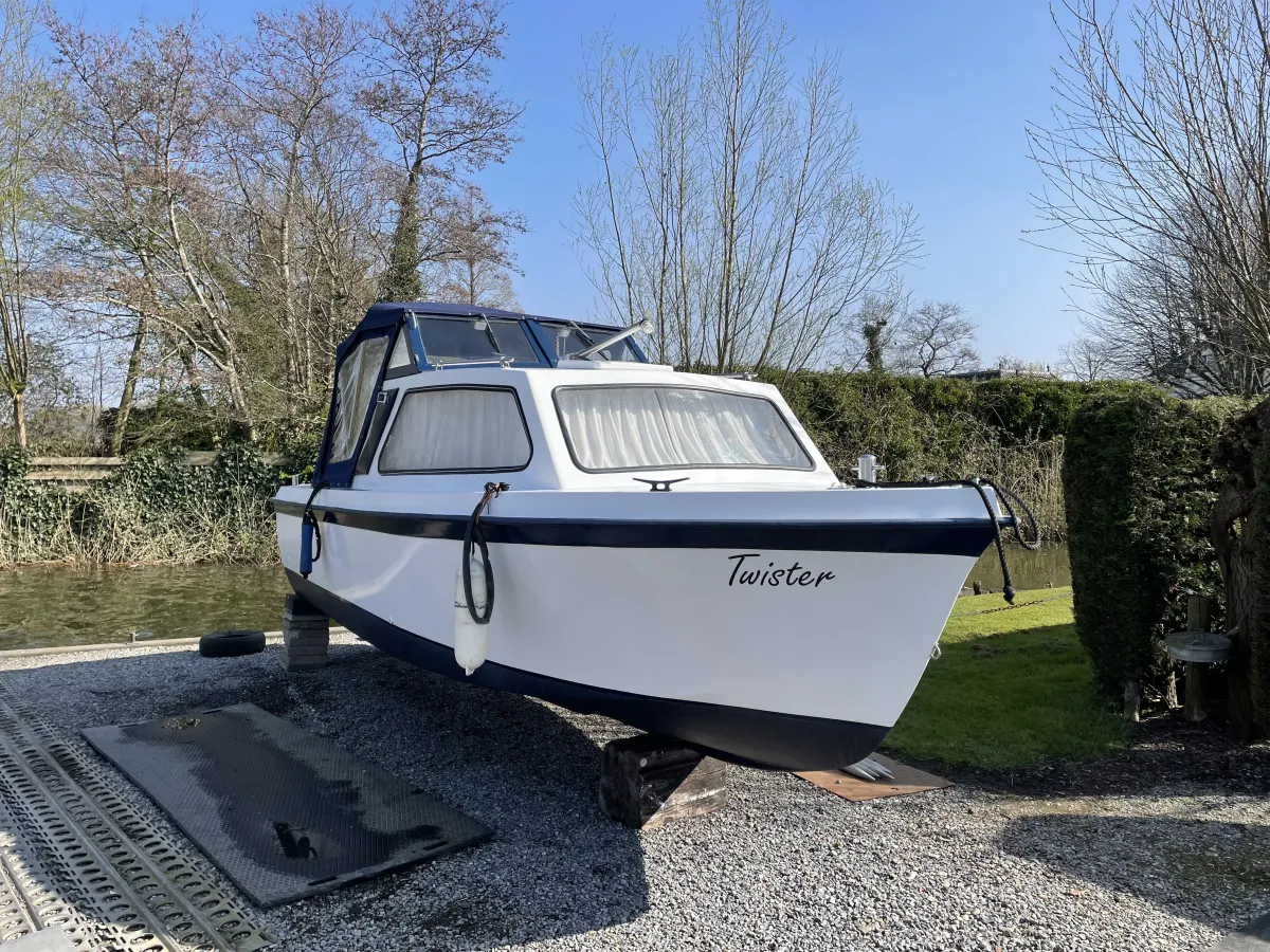 Polyester Motorboot Onedin 650