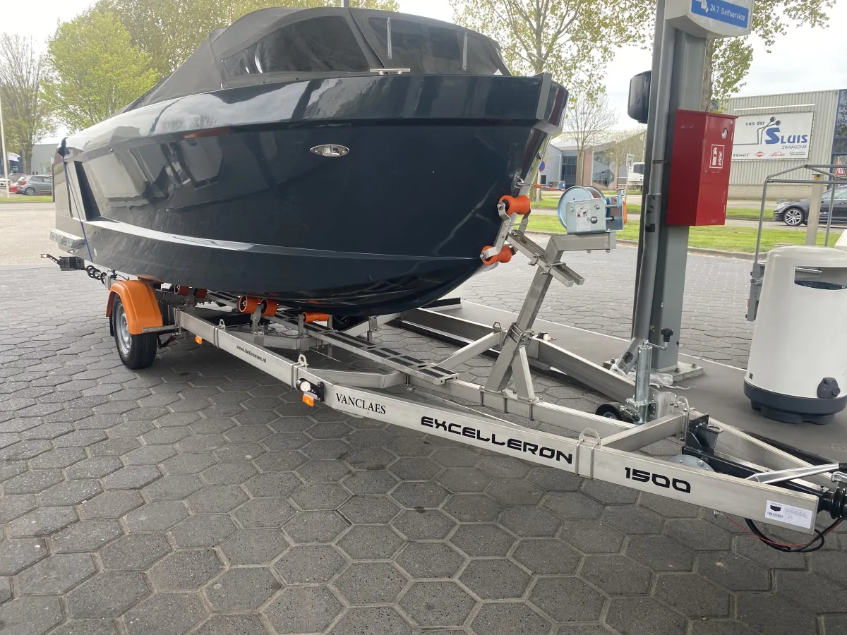 Polyester Sloep Remus 630 tender