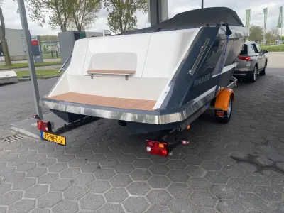 Polyester Sloep Remus 630 tender Foto 10
