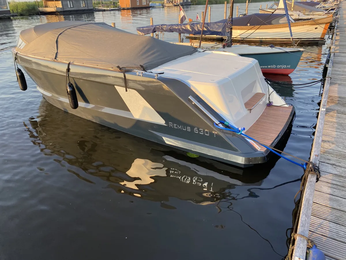 Polyester Sloep Remus 630 tender