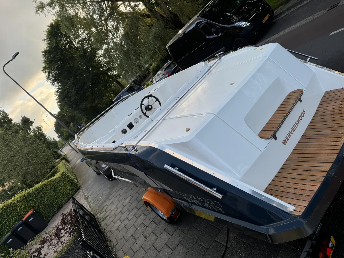 Polyester Sloep Remus 630 tender