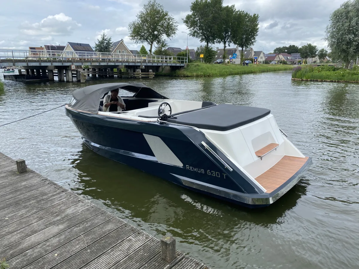 Polyester Sloep Remus 630 tender