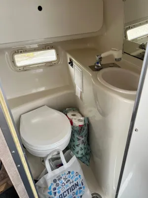 Polyester Speedboat Maxum 2400 SCR Photo 6