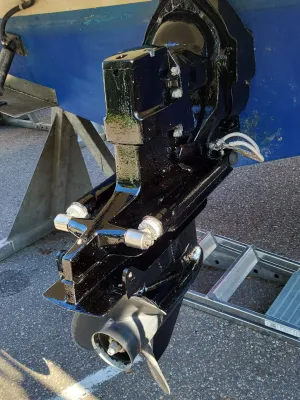 Polyester Speedboat Maxum 2400 SCR Photo 7