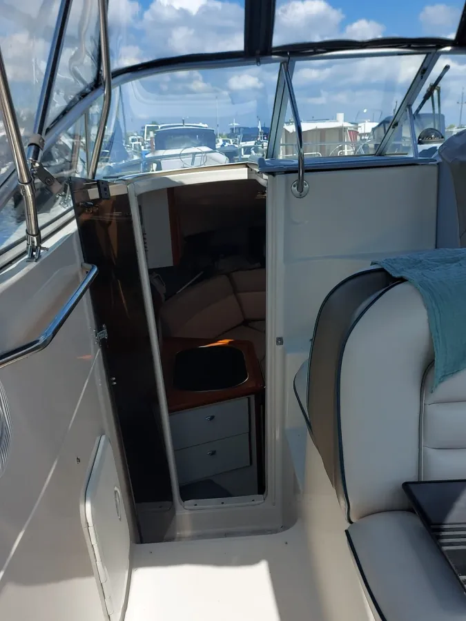 Polyester Speedboat Maxum 2400 SCR