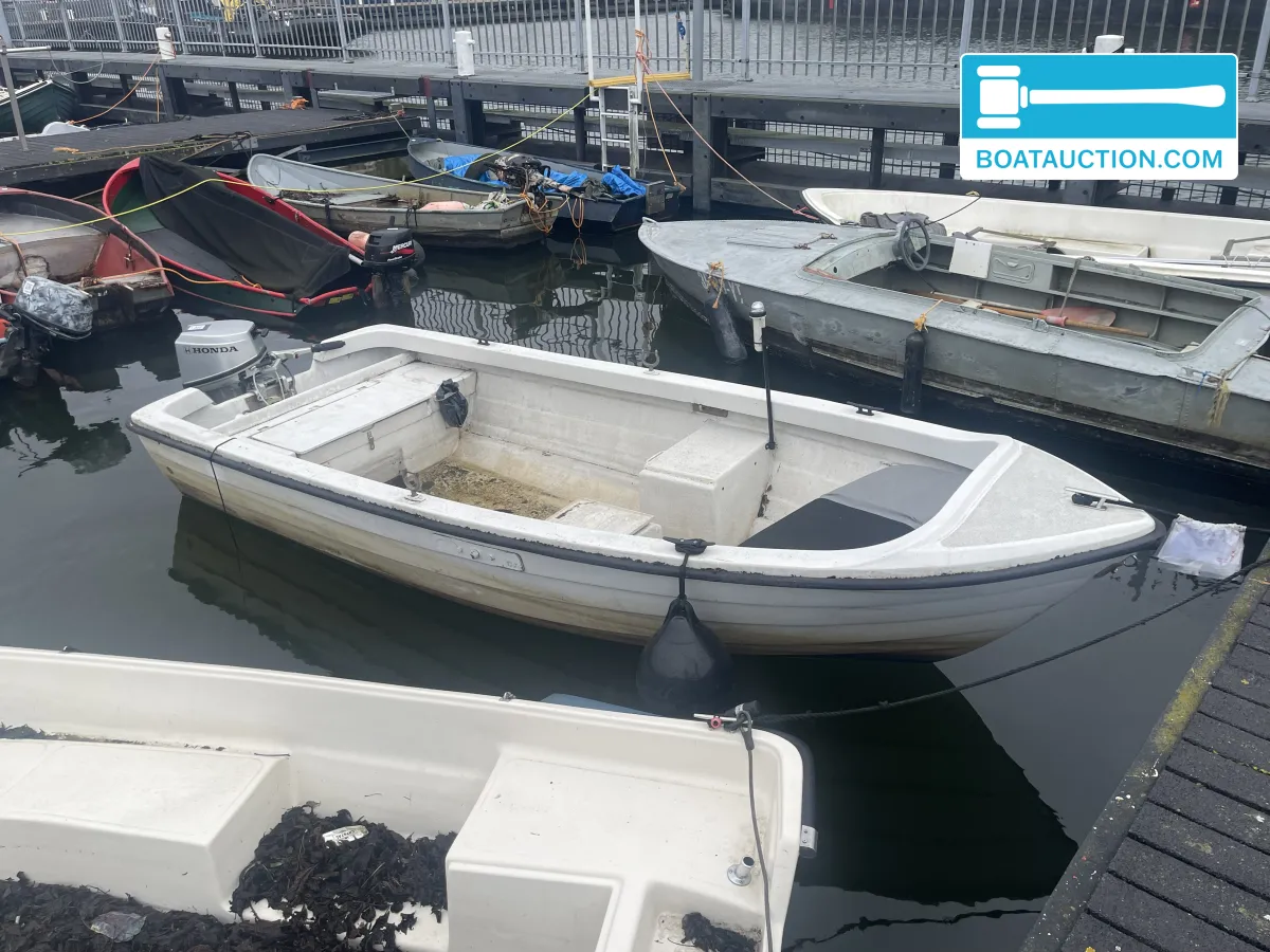 Thumbnail - Motorboat 450