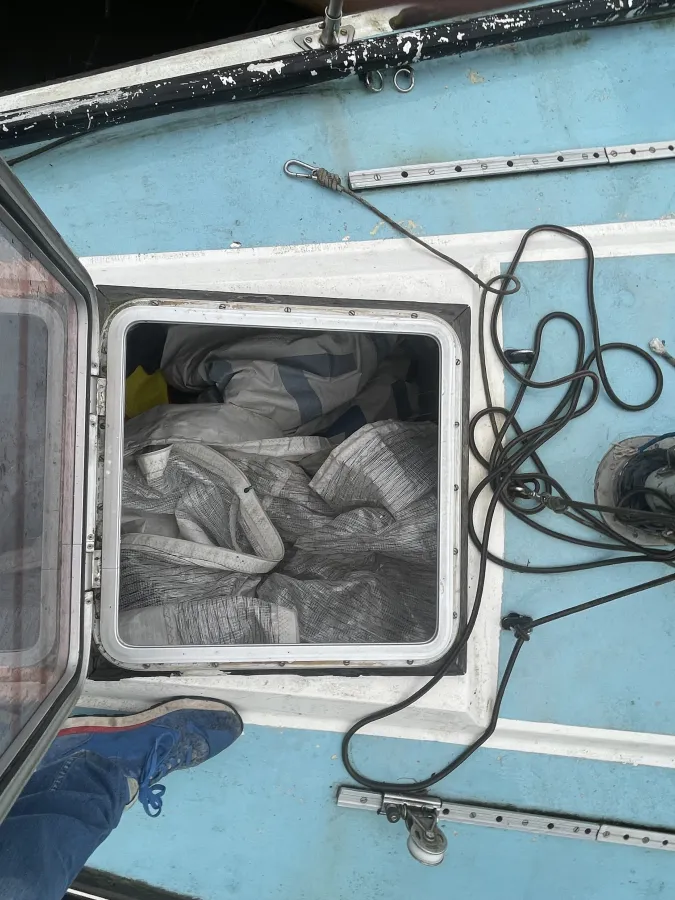 Polyester Budgetboat Cabin sailboat 650